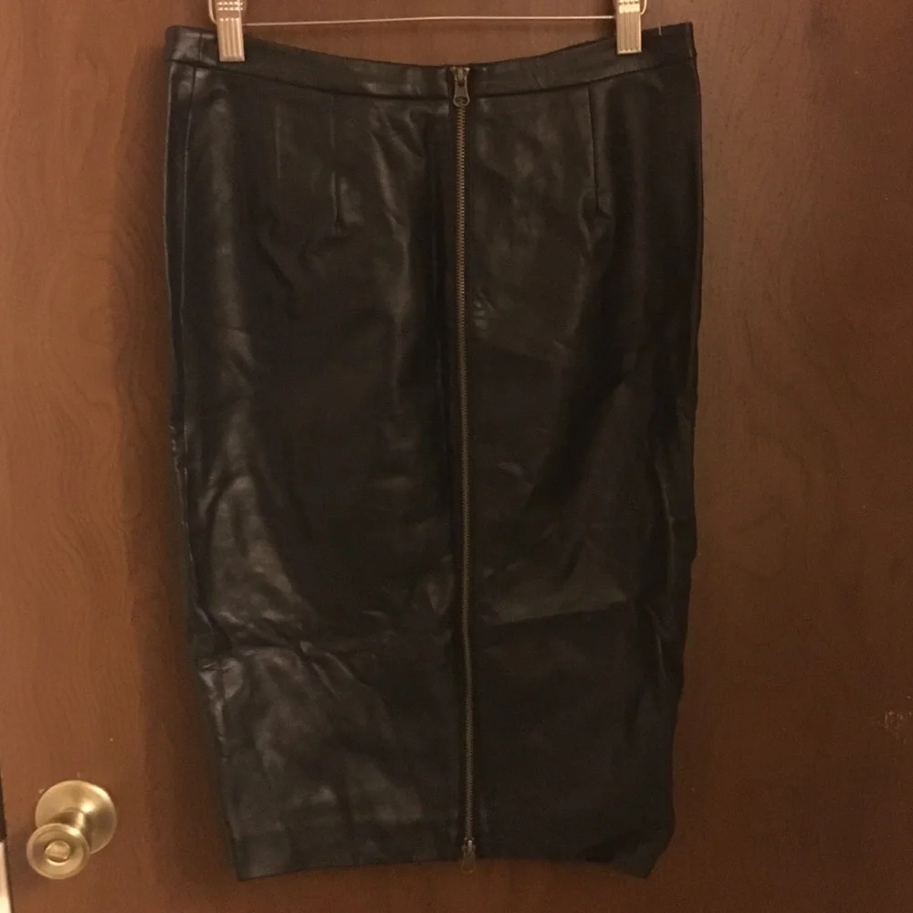 Black Vegan Leather Full Zip Back Pencil Skirt - Picture 6 of 6